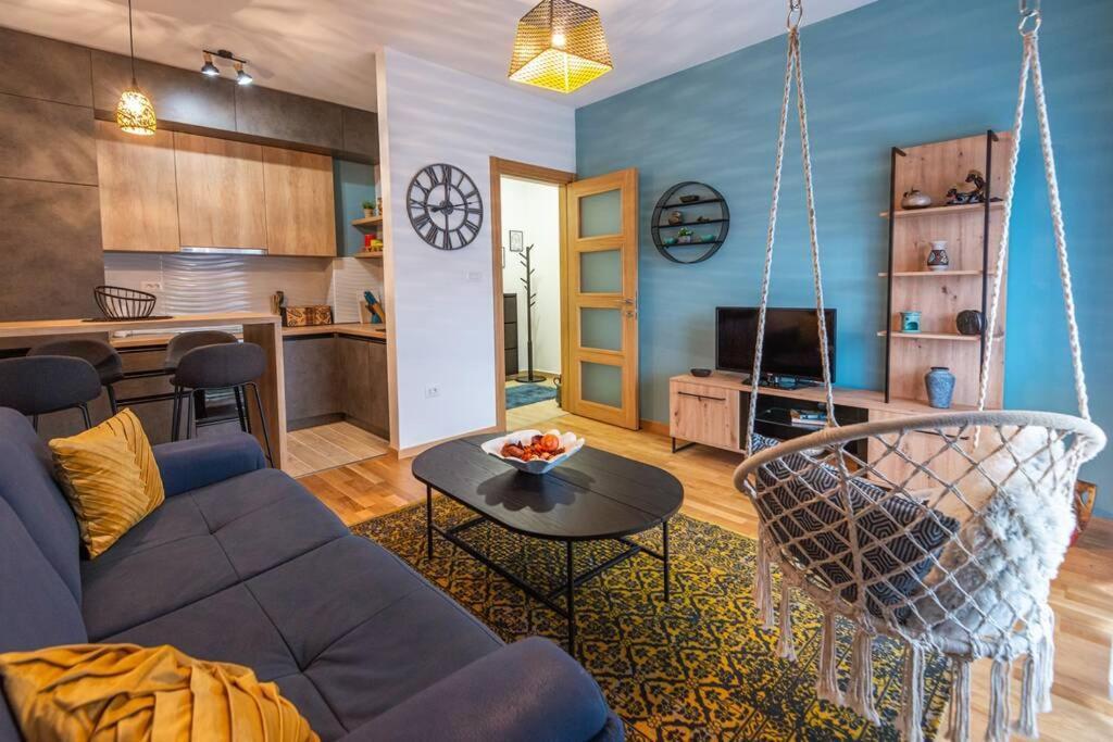 Modern, Bright And Cozy Apartment พอดโกริกา ภายนอก รูปภาพ